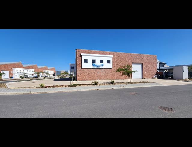 1,100M² WAREHOUSE TO LET IN RIVERGATE
